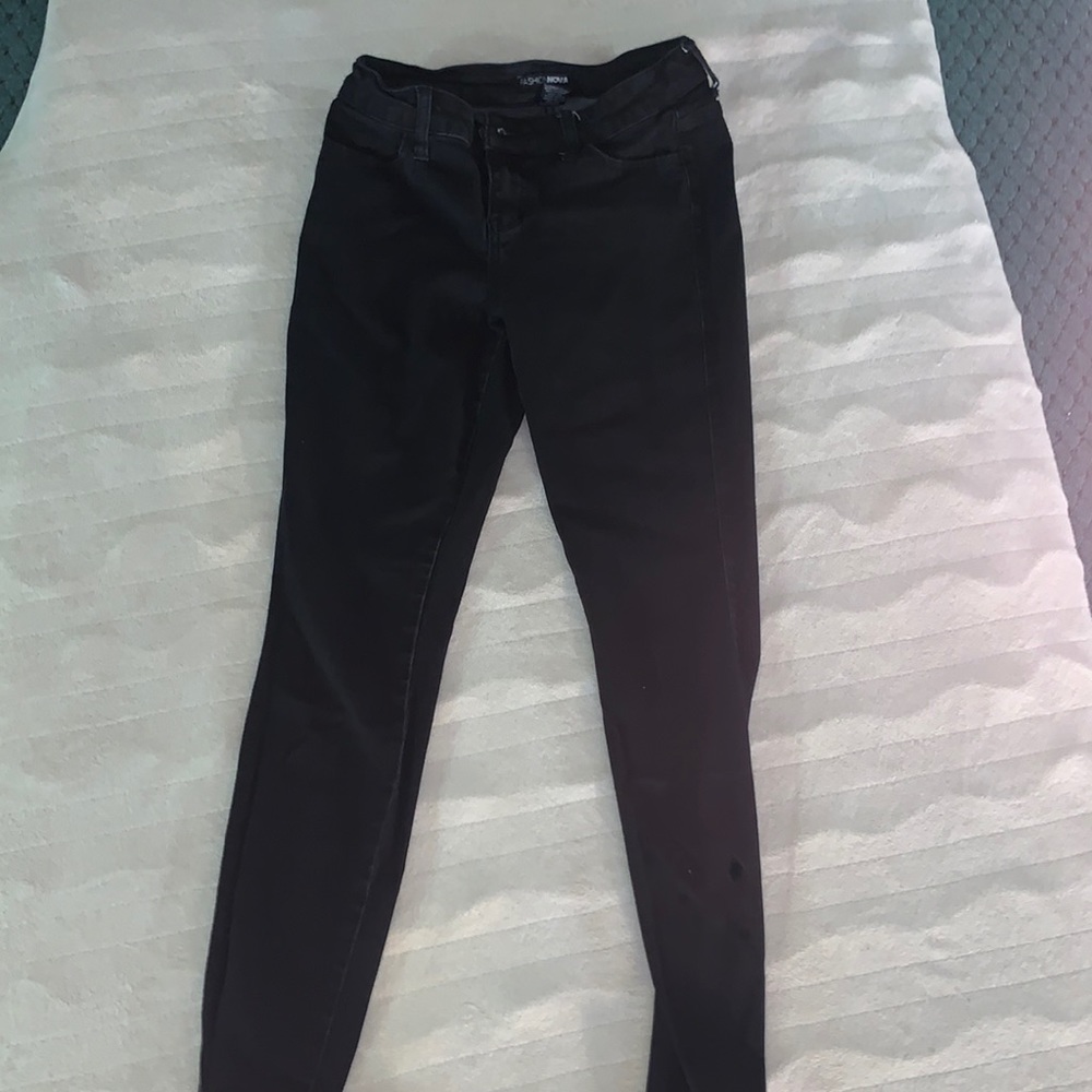Women’s Fashion Nova Size 3 Black Skinny Jeans